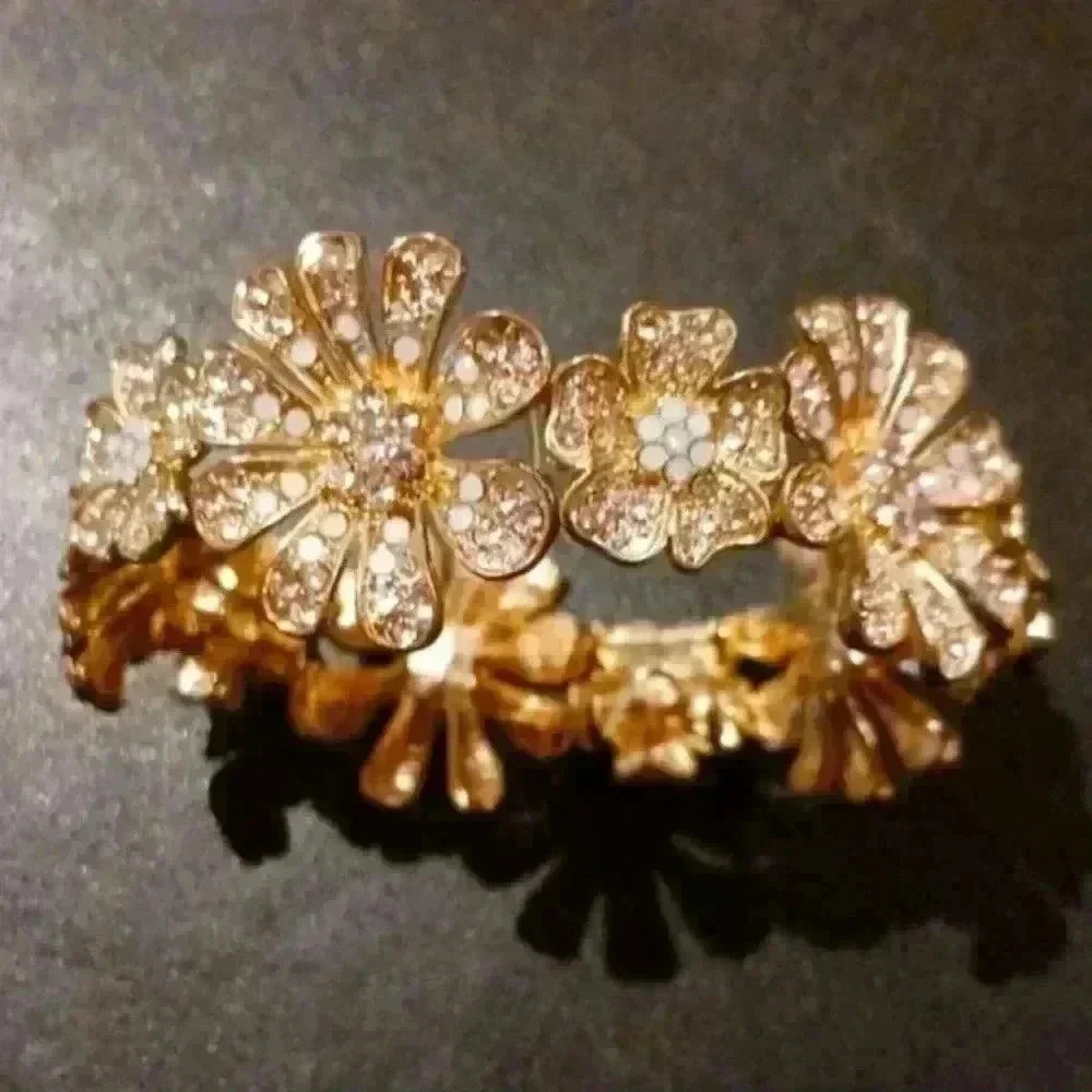 Rhinestone Flower bracelet